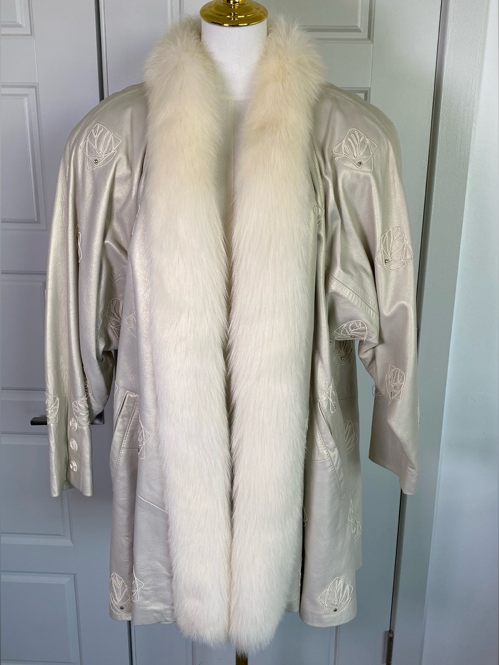 VTG Talk of the Walk Genuine Leather Real Fur Ivory Embroidered Vintage Coat